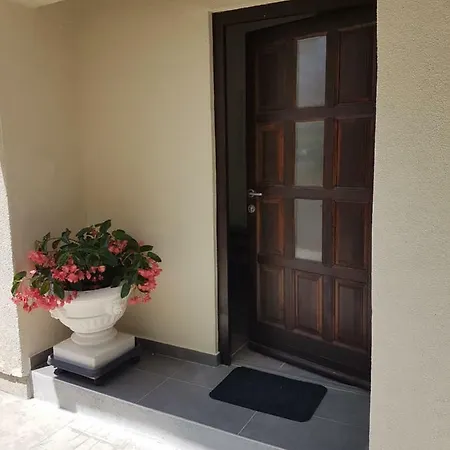 Apartament Sena 2 *